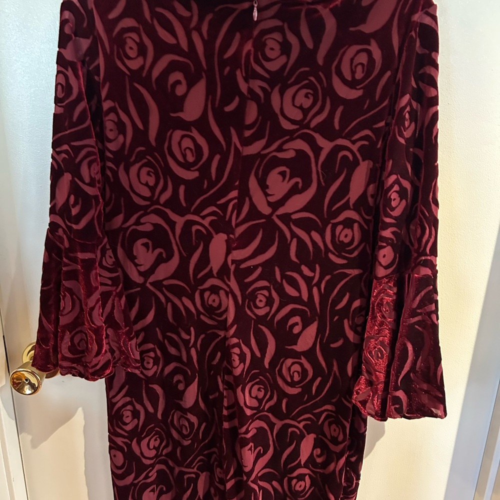Calvin Klein Maroon Rose Pattern Dress - Picture 2 of 3